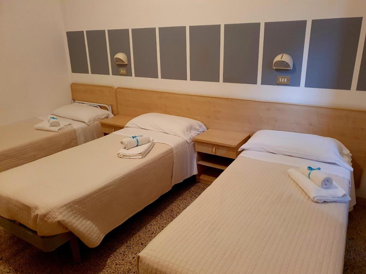 Albergo B&B Serafini Ріміні Екстер'єр фото