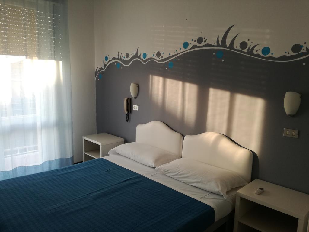 Albergo B&B Serafini Ріміні Екстер'єр фото